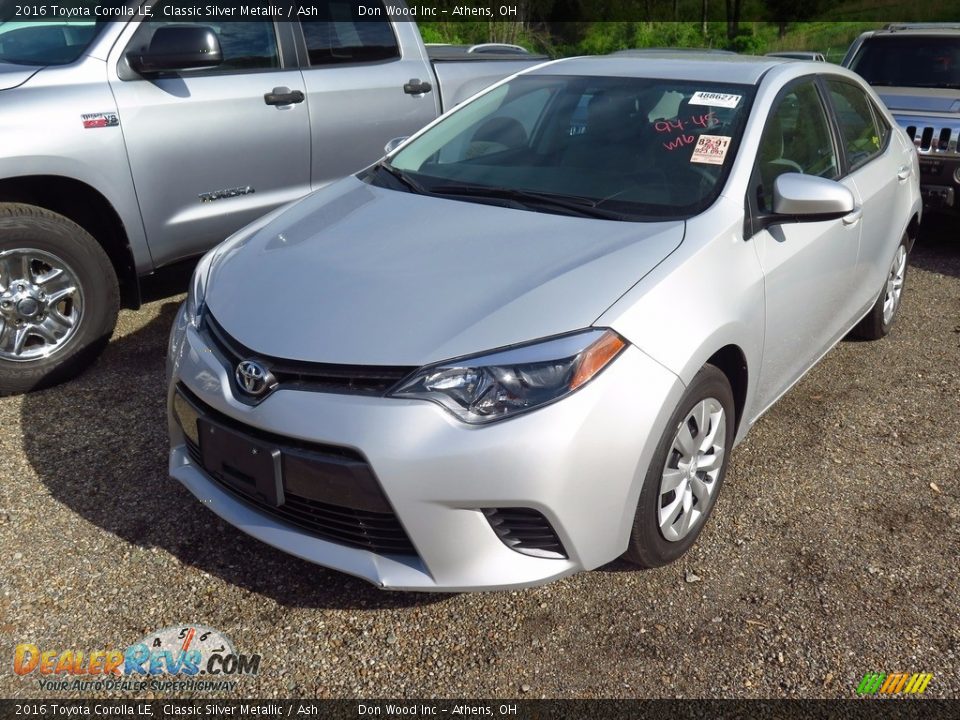 Front 3/4 View of 2016 Toyota Corolla LE Photo #3