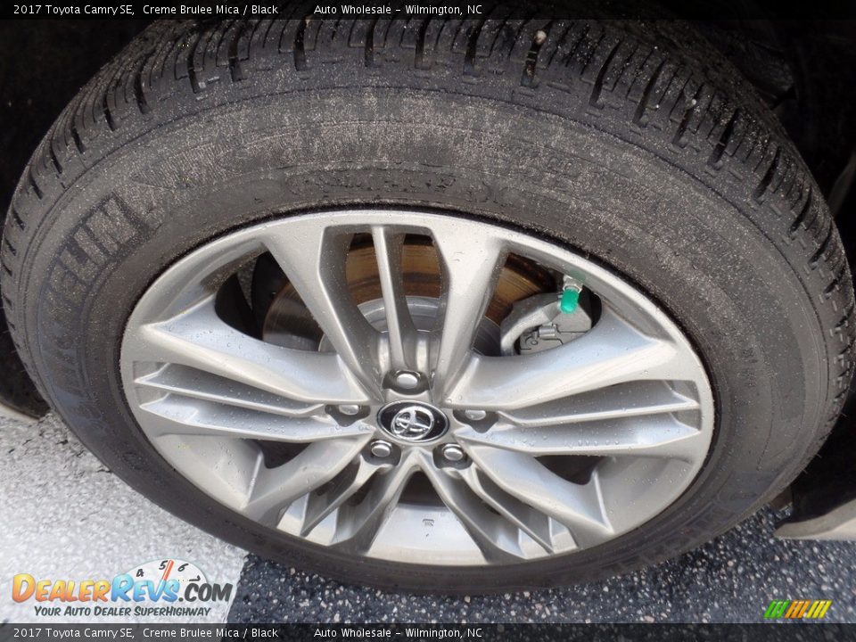 2017 Toyota Camry SE Creme Brulee Mica / Black Photo #7