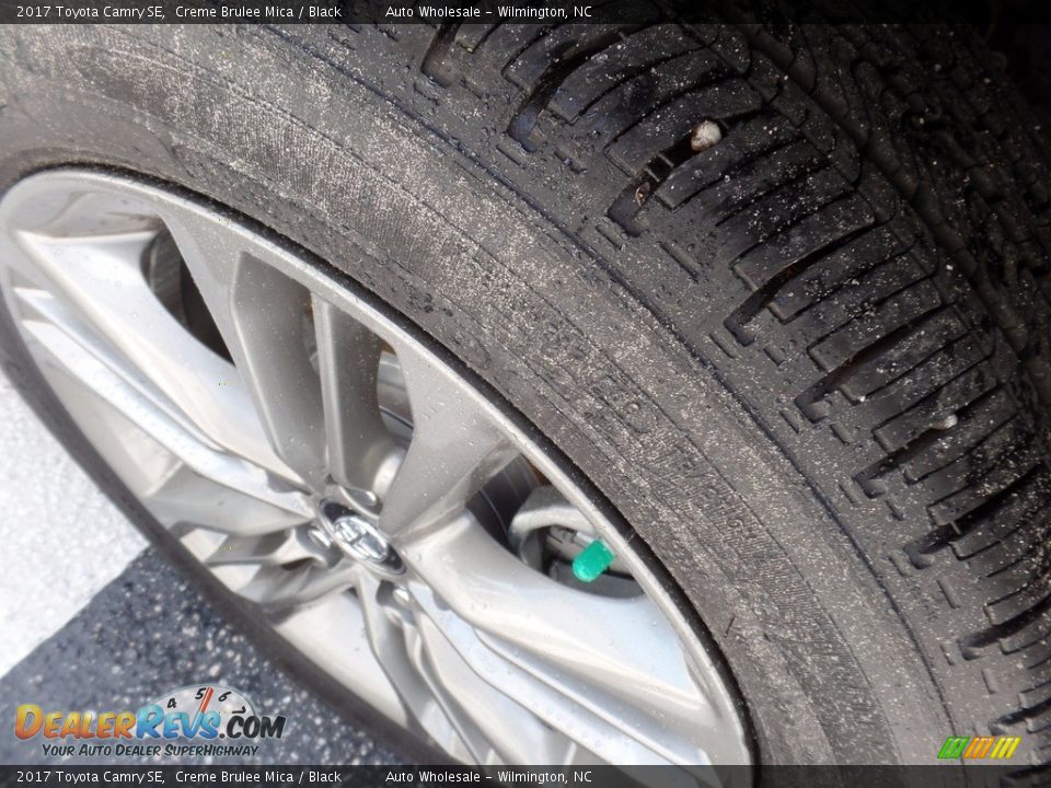 2017 Toyota Camry SE Creme Brulee Mica / Black Photo #8