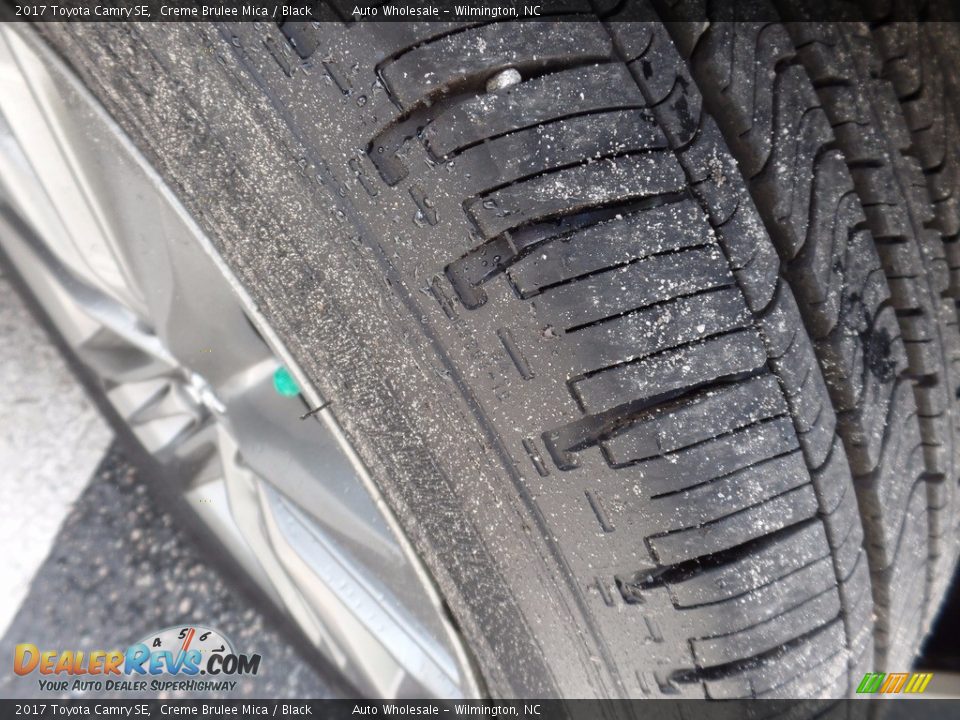 2017 Toyota Camry SE Creme Brulee Mica / Black Photo #9