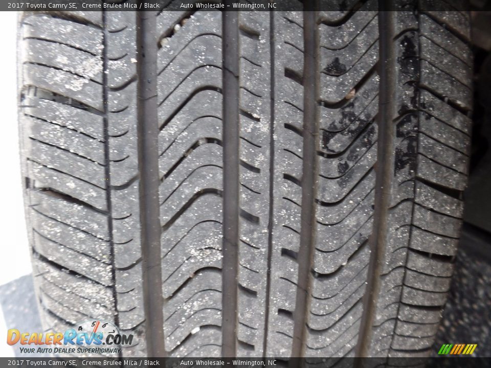 2017 Toyota Camry SE Creme Brulee Mica / Black Photo #10