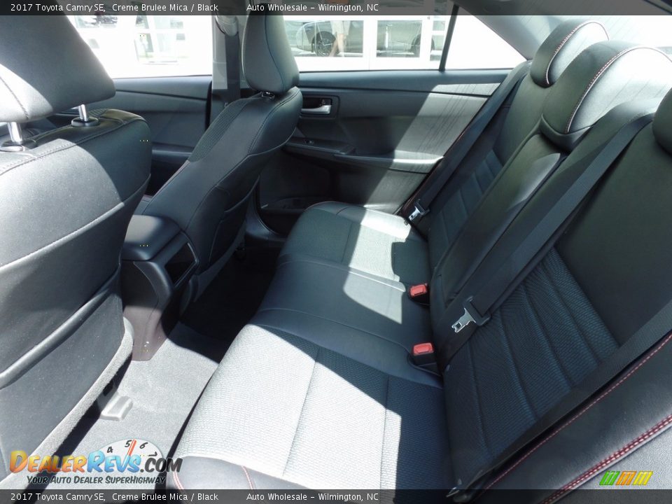 2017 Toyota Camry SE Creme Brulee Mica / Black Photo #12