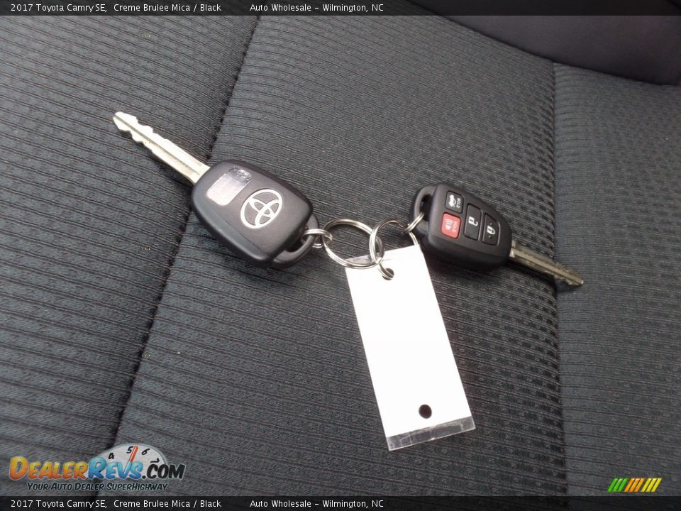 2017 Toyota Camry SE Creme Brulee Mica / Black Photo #20