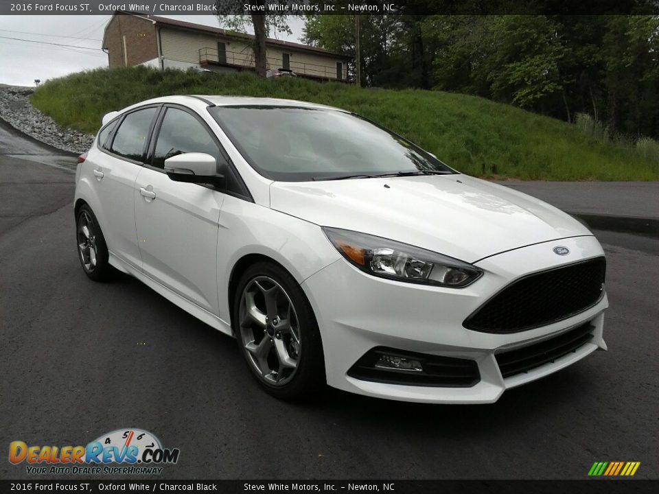 2016 Ford Focus ST Oxford White / Charcoal Black Photo #4