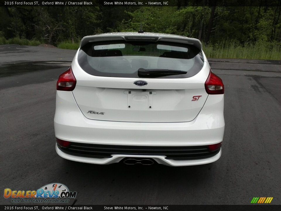 2016 Ford Focus ST Oxford White / Charcoal Black Photo #7