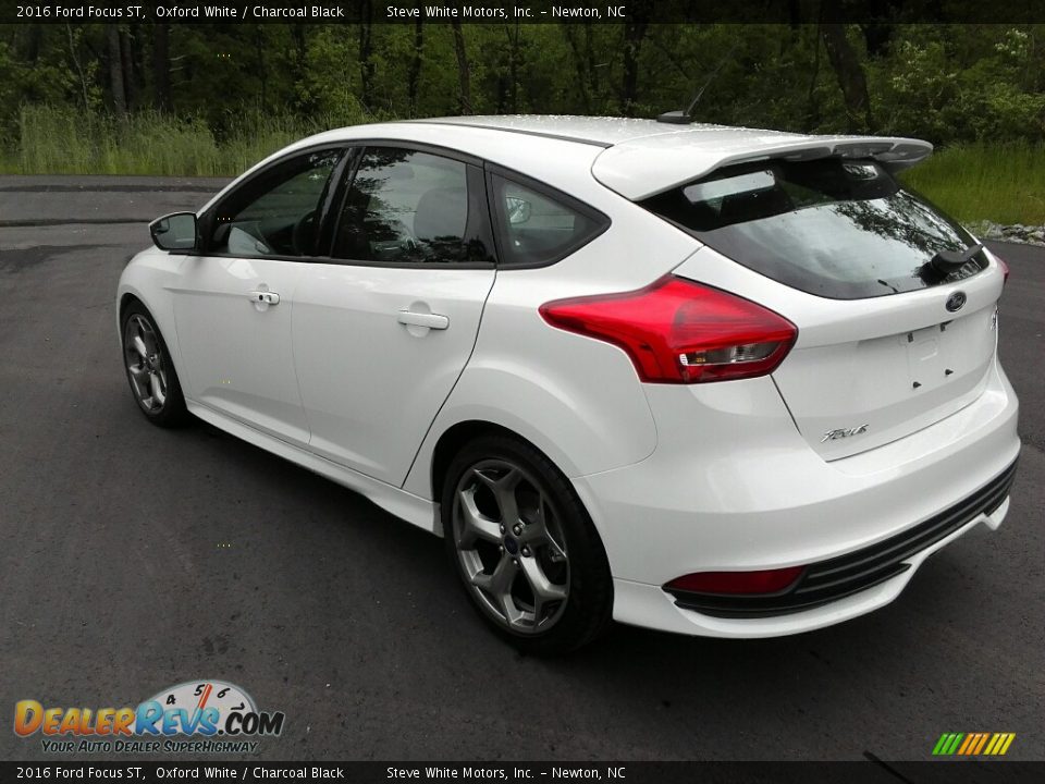 2016 Ford Focus ST Oxford White / Charcoal Black Photo #9
