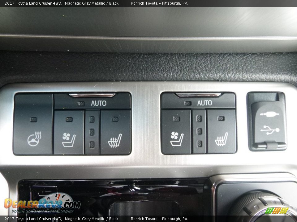 Controls of 2017 Toyota Land Cruiser 4WD Photo #15