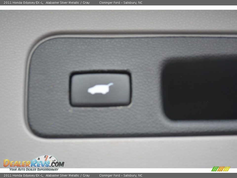 2011 Honda Odyssey EX-L Alabaster Silver Metallic / Gray Photo #15