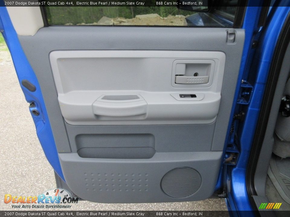 2007 Dodge Dakota ST Quad Cab 4x4 Electric Blue Pearl / Medium Slate Gray Photo #12