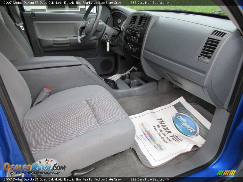 2007 Dodge Dakota ST Quad Cab 4x4 Electric Blue Pearl / Medium Slate Gray Photo #17
