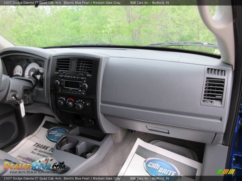 2007 Dodge Dakota ST Quad Cab 4x4 Electric Blue Pearl / Medium Slate Gray Photo #18