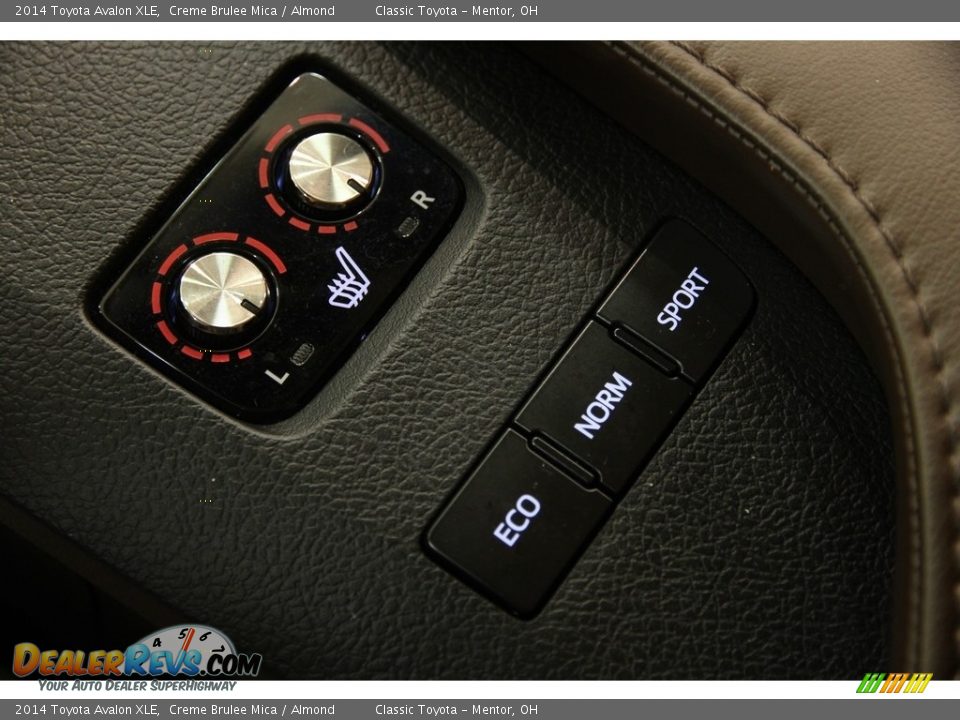 2014 Toyota Avalon XLE Creme Brulee Mica / Almond Photo #16