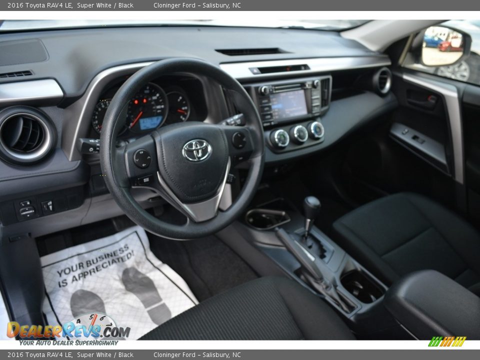 Black Interior - 2016 Toyota RAV4 LE Photo #10
