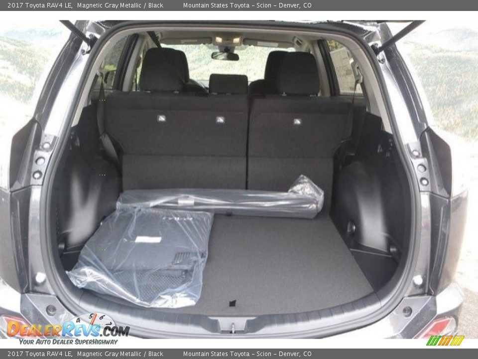 2017 Toyota RAV4 LE Magnetic Gray Metallic / Black Photo #8
