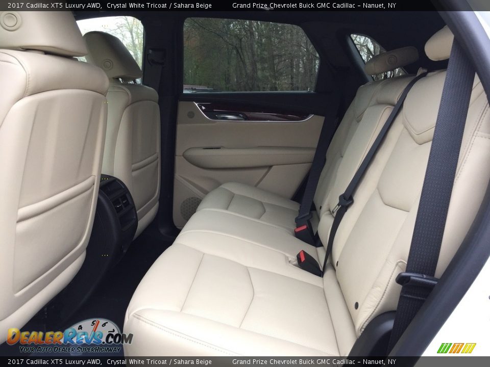 2017 Cadillac XT5 Luxury AWD Crystal White Tricoat / Sahara Beige Photo #7