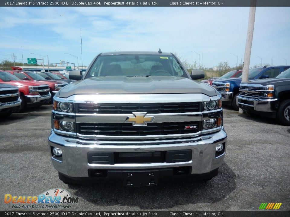 2017 Chevrolet Silverado 2500HD LT Double Cab 4x4 Pepperdust Metallic / Jet Black Photo #2