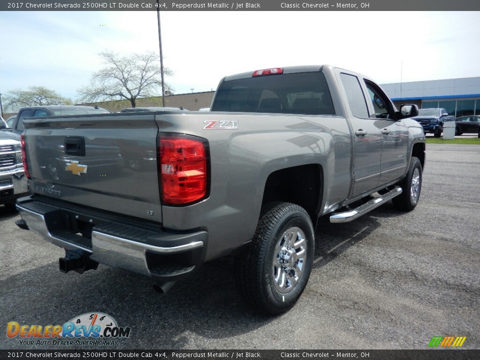 2017 Chevrolet Silverado 2500HD LT Double Cab 4x4 Pepperdust Metallic / Jet Black Photo #4
