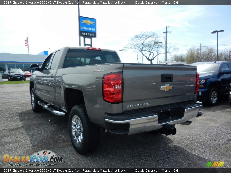 2017 Chevrolet Silverado 2500HD LT Double Cab 4x4 Pepperdust Metallic / Jet Black Photo #5