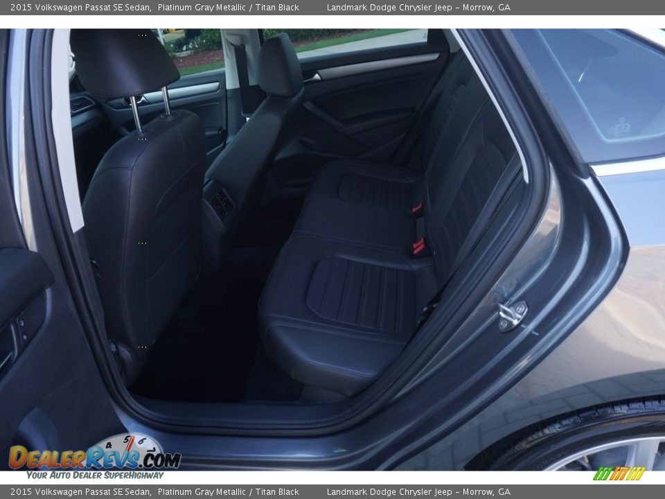 2015 Volkswagen Passat SE Sedan Platinum Gray Metallic / Titan Black Photo #14