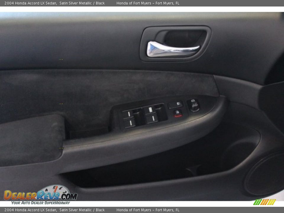 2004 Honda Accord LX Sedan Satin Silver Metallic / Black Photo #12