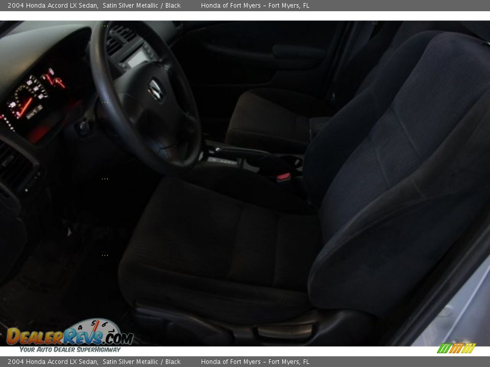 2004 Honda Accord LX Sedan Satin Silver Metallic / Black Photo #14