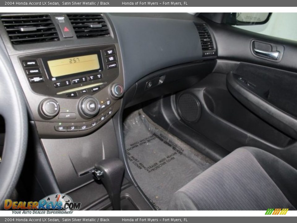 2004 Honda Accord LX Sedan Satin Silver Metallic / Black Photo #18