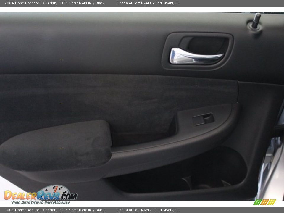2004 Honda Accord LX Sedan Satin Silver Metallic / Black Photo #22