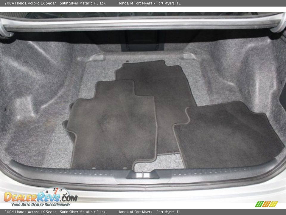 2004 Honda Accord LX Sedan Satin Silver Metallic / Black Photo #24