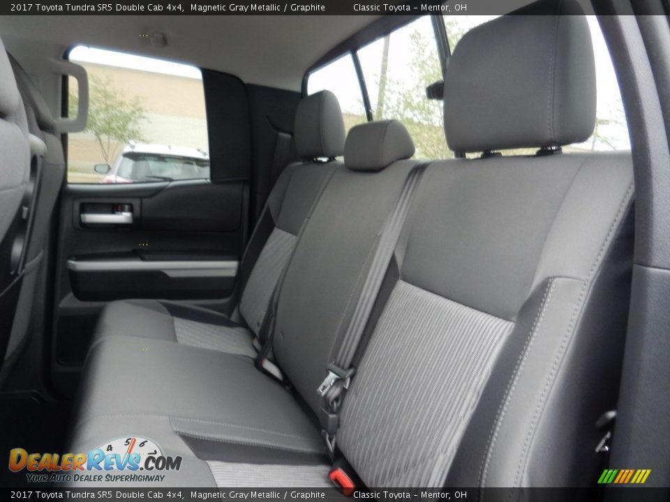 2017 Toyota Tundra SR5 Double Cab 4x4 Magnetic Gray Metallic / Graphite Photo #7