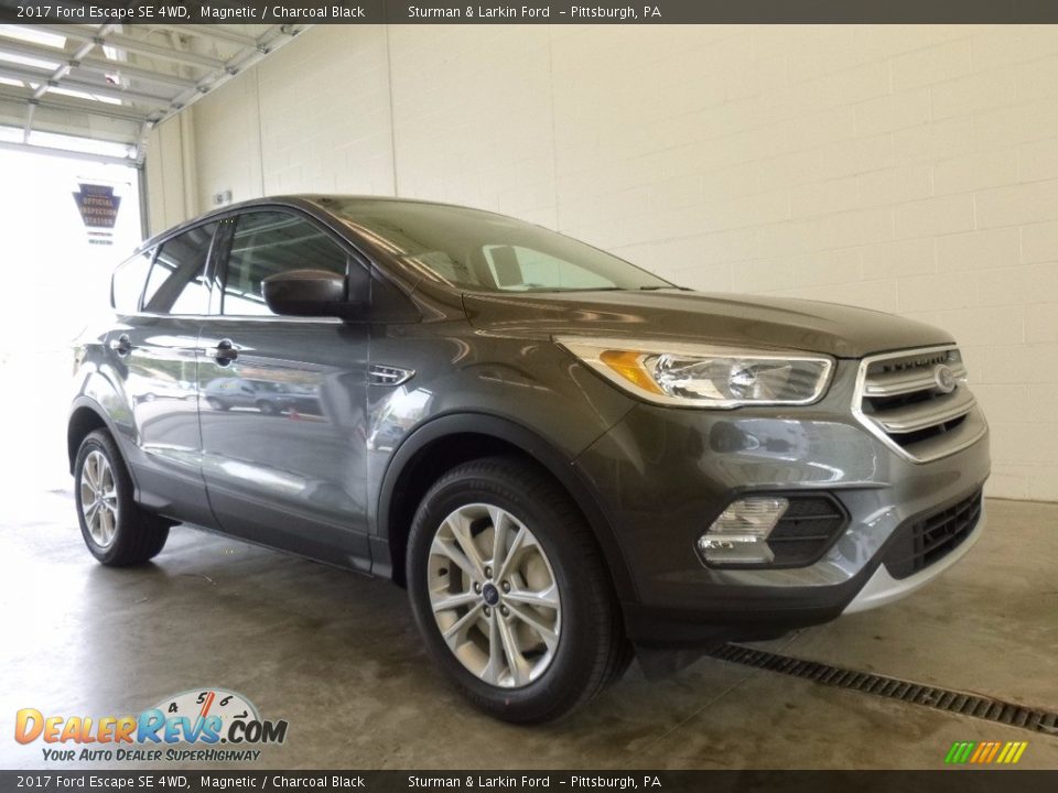 2017 Ford Escape SE 4WD Magnetic / Charcoal Black Photo #1