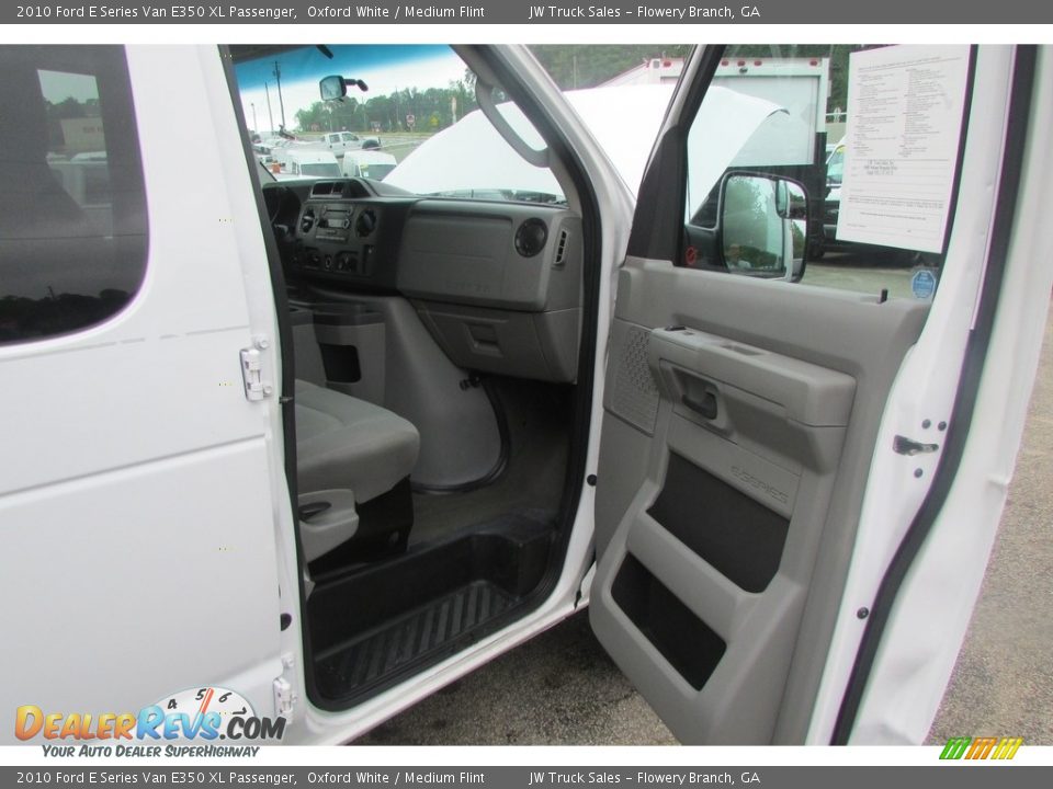 2010 Ford E Series Van E350 XL Passenger Oxford White / Medium Flint Photo #15
