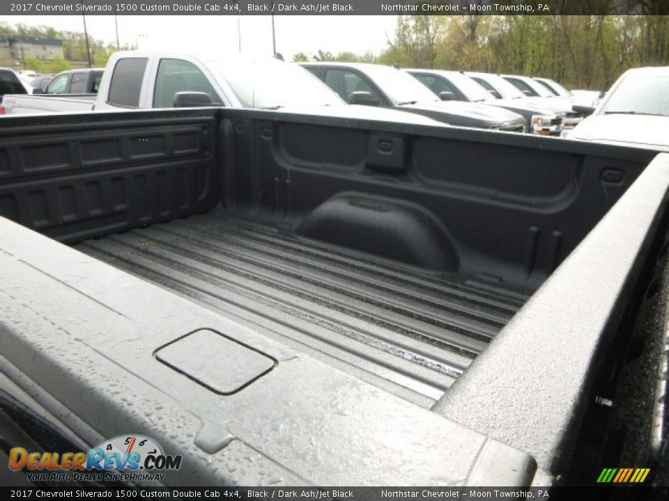 2017 Chevrolet Silverado 1500 Custom Double Cab 4x4 Black / Dark Ash/Jet Black Photo #12