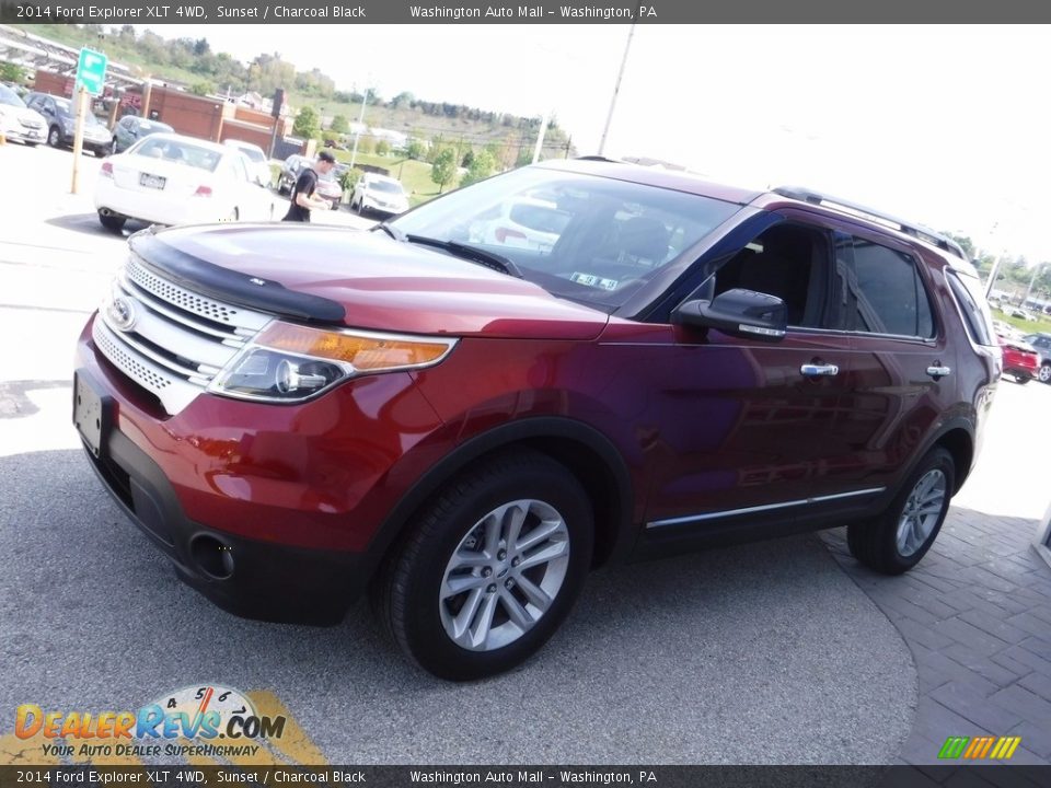 2014 Ford Explorer XLT 4WD Sunset / Charcoal Black Photo #5