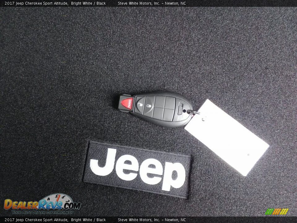 2017 Jeep Cherokee Sport Altitude Bright White / Black Photo #26