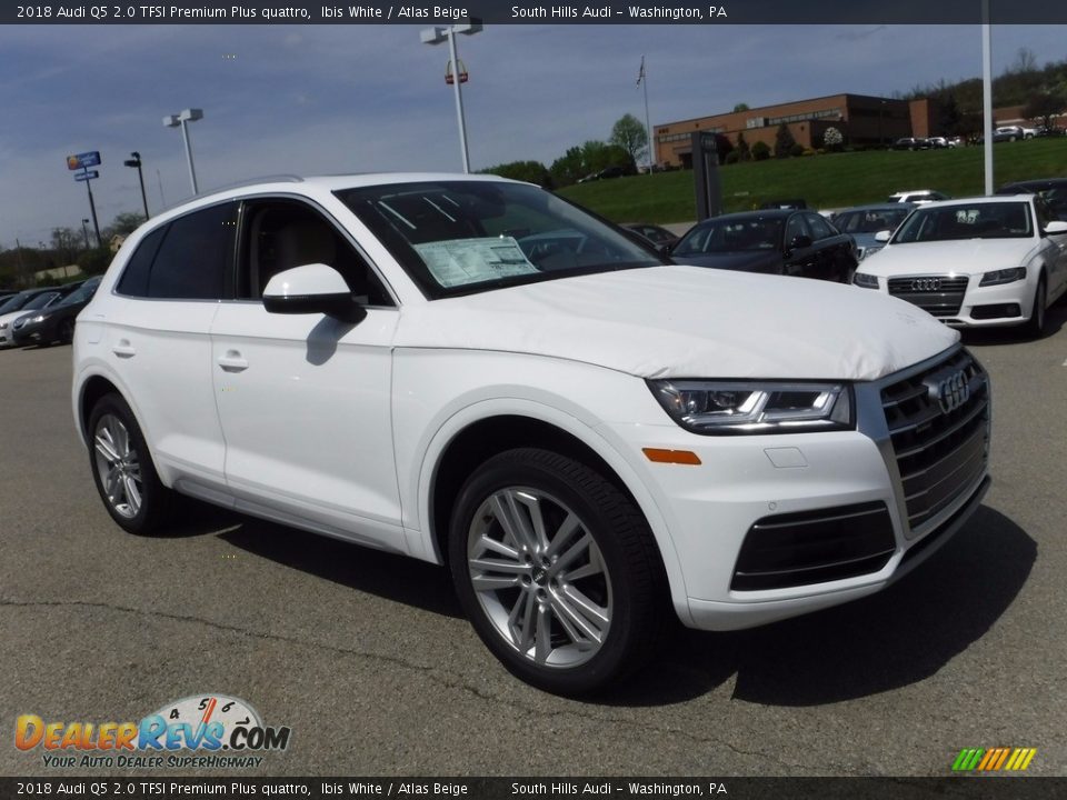 Front 3/4 View of 2018 Audi Q5 2.0 TFSI Premium Plus quattro Photo #7
