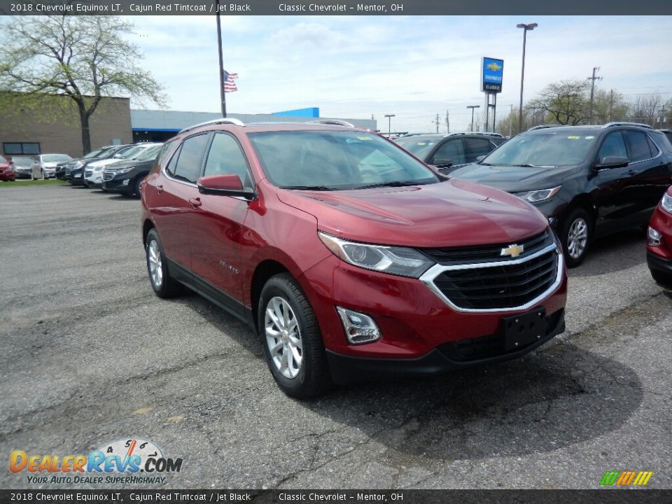 Front 3/4 View of 2018 Chevrolet Equinox LT Photo #3