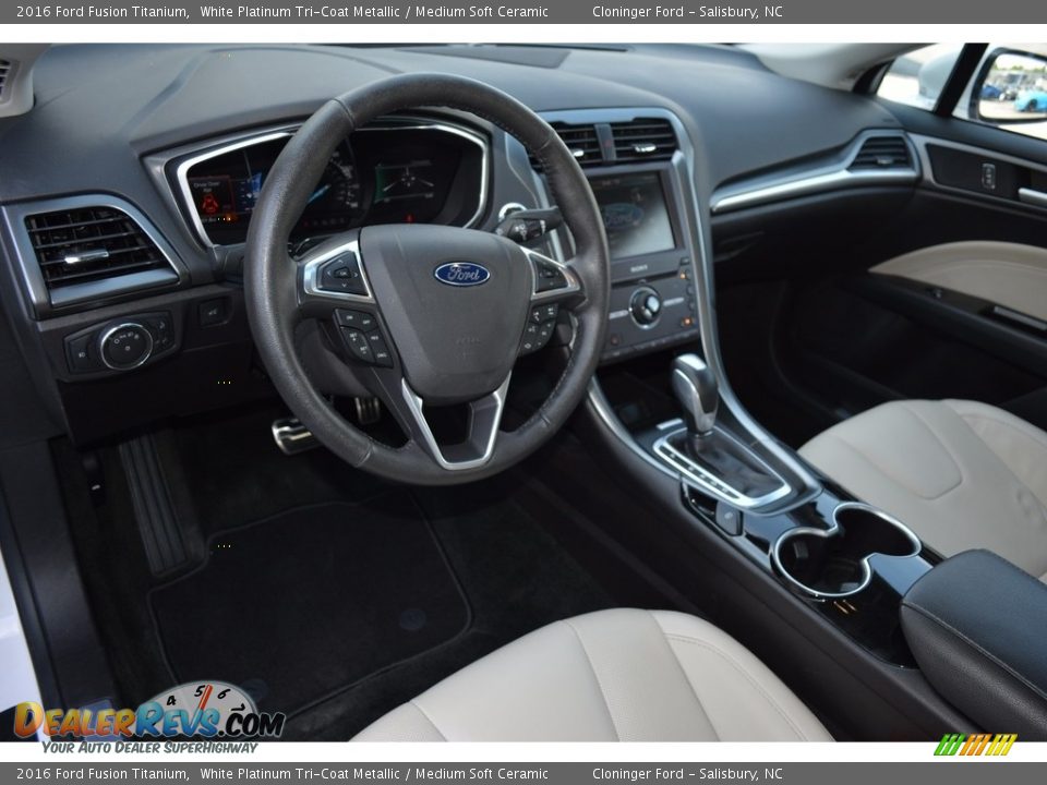 2016 Ford Fusion Titanium White Platinum Tri-Coat Metallic / Medium Soft Ceramic Photo #10