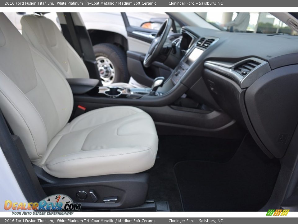 2016 Ford Fusion Titanium White Platinum Tri-Coat Metallic / Medium Soft Ceramic Photo #15