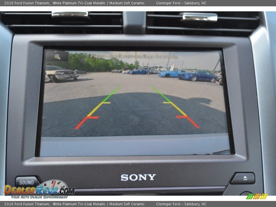 2016 Ford Fusion Titanium White Platinum Tri-Coat Metallic / Medium Soft Ceramic Photo #17
