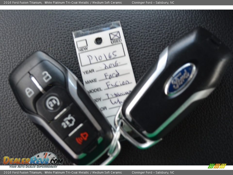2016 Ford Fusion Titanium White Platinum Tri-Coat Metallic / Medium Soft Ceramic Photo #24
