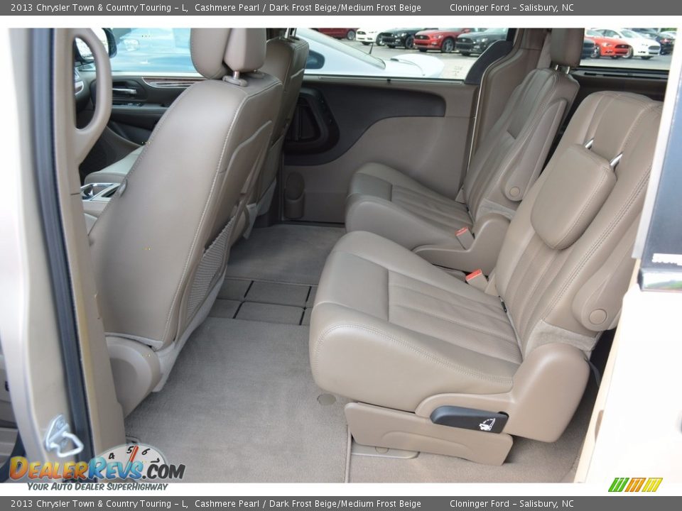 2013 Chrysler Town & Country Touring - L Cashmere Pearl / Dark Frost Beige/Medium Frost Beige Photo #11