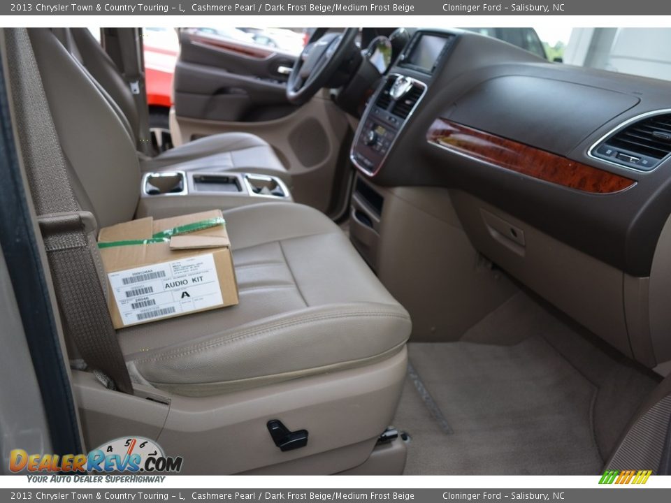 2013 Chrysler Town & Country Touring - L Cashmere Pearl / Dark Frost Beige/Medium Frost Beige Photo #16
