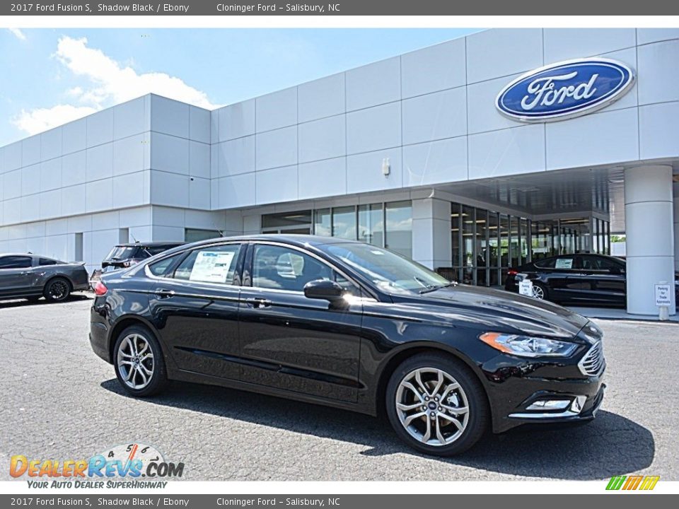 Front 3/4 View of 2017 Ford Fusion S Photo #1