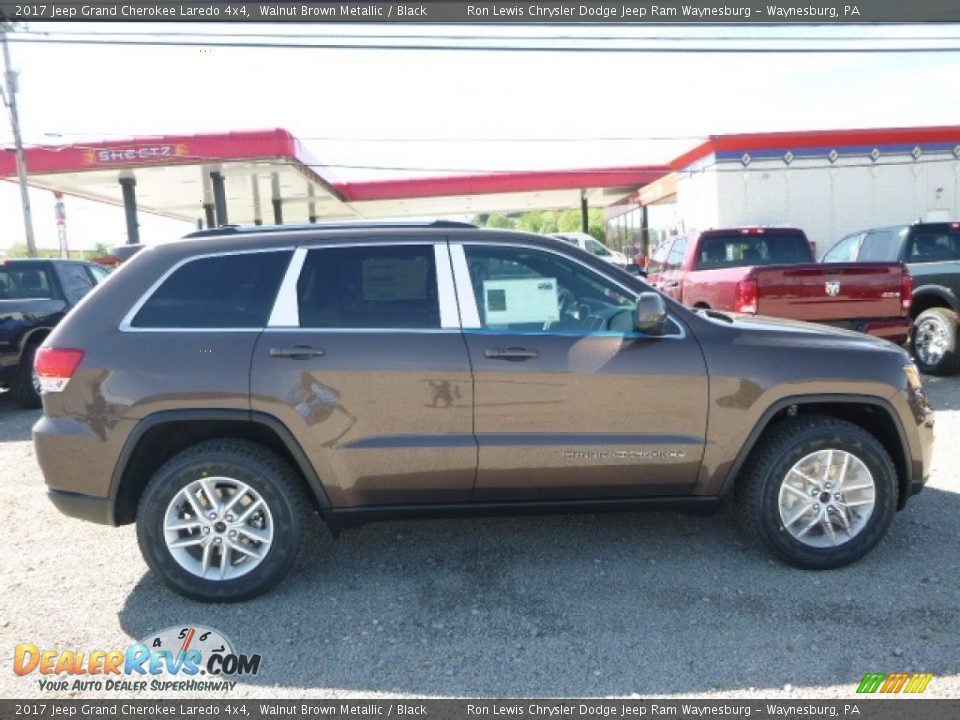 2017 Jeep Grand Cherokee Laredo 4x4 Walnut Brown Metallic / Black Photo #7