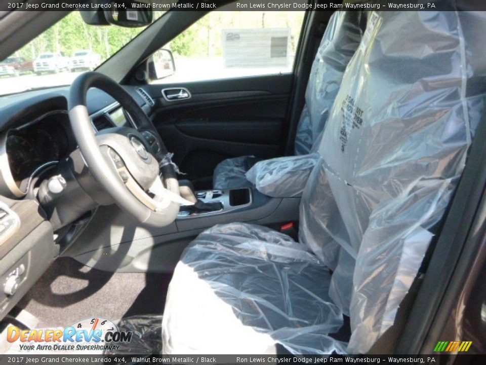 2017 Jeep Grand Cherokee Laredo 4x4 Walnut Brown Metallic / Black Photo #13