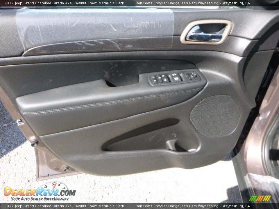 2017 Jeep Grand Cherokee Laredo 4x4 Walnut Brown Metallic / Black Photo #14