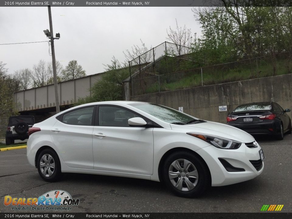 2016 Hyundai Elantra SE White / Gray Photo #3