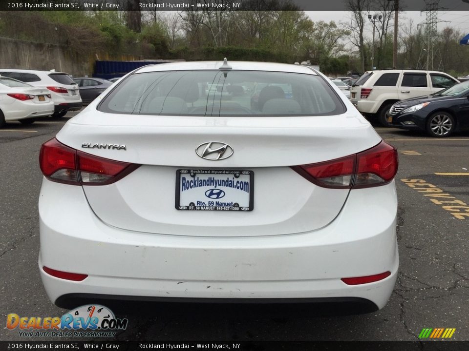 2016 Hyundai Elantra SE White / Gray Photo #5