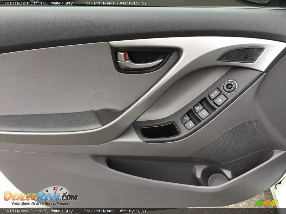 2016 Hyundai Elantra SE White / Gray Photo #7