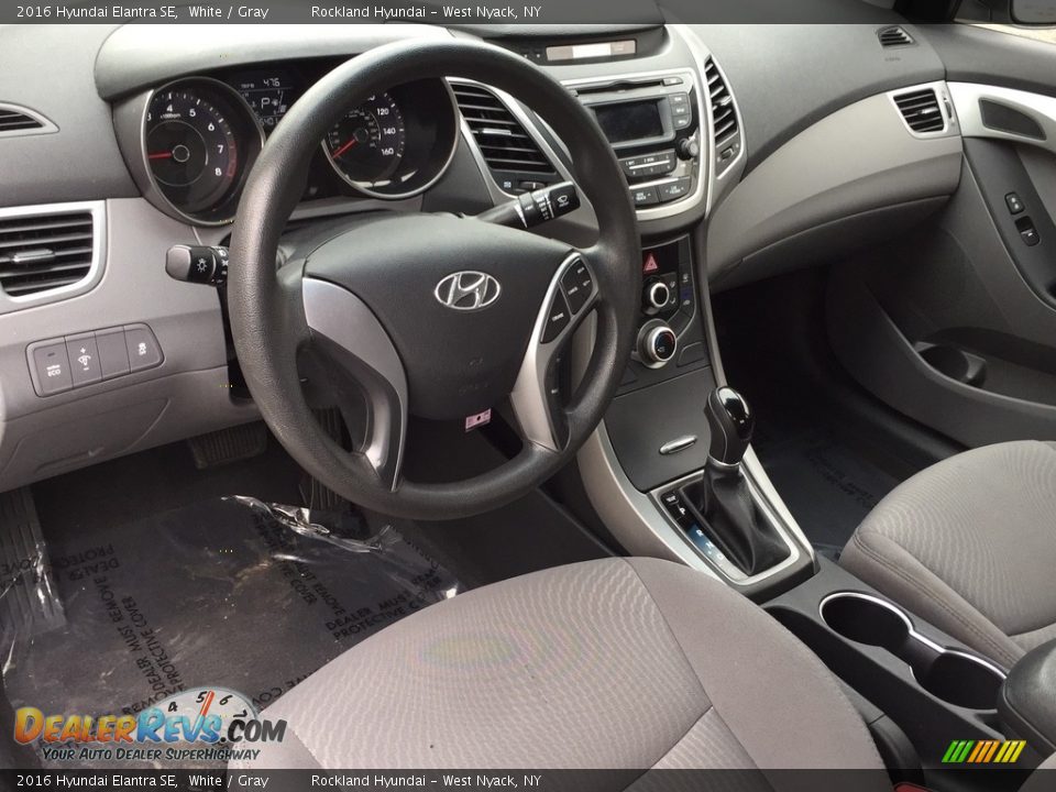2016 Hyundai Elantra SE White / Gray Photo #9